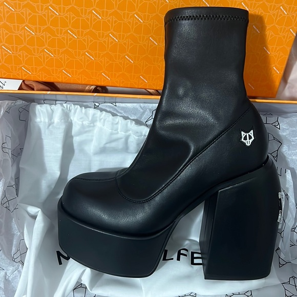 Naked Wolfe Shoes - Ankle boot vegan  friendly stretch 
13cm heel height
5.5cm platform height